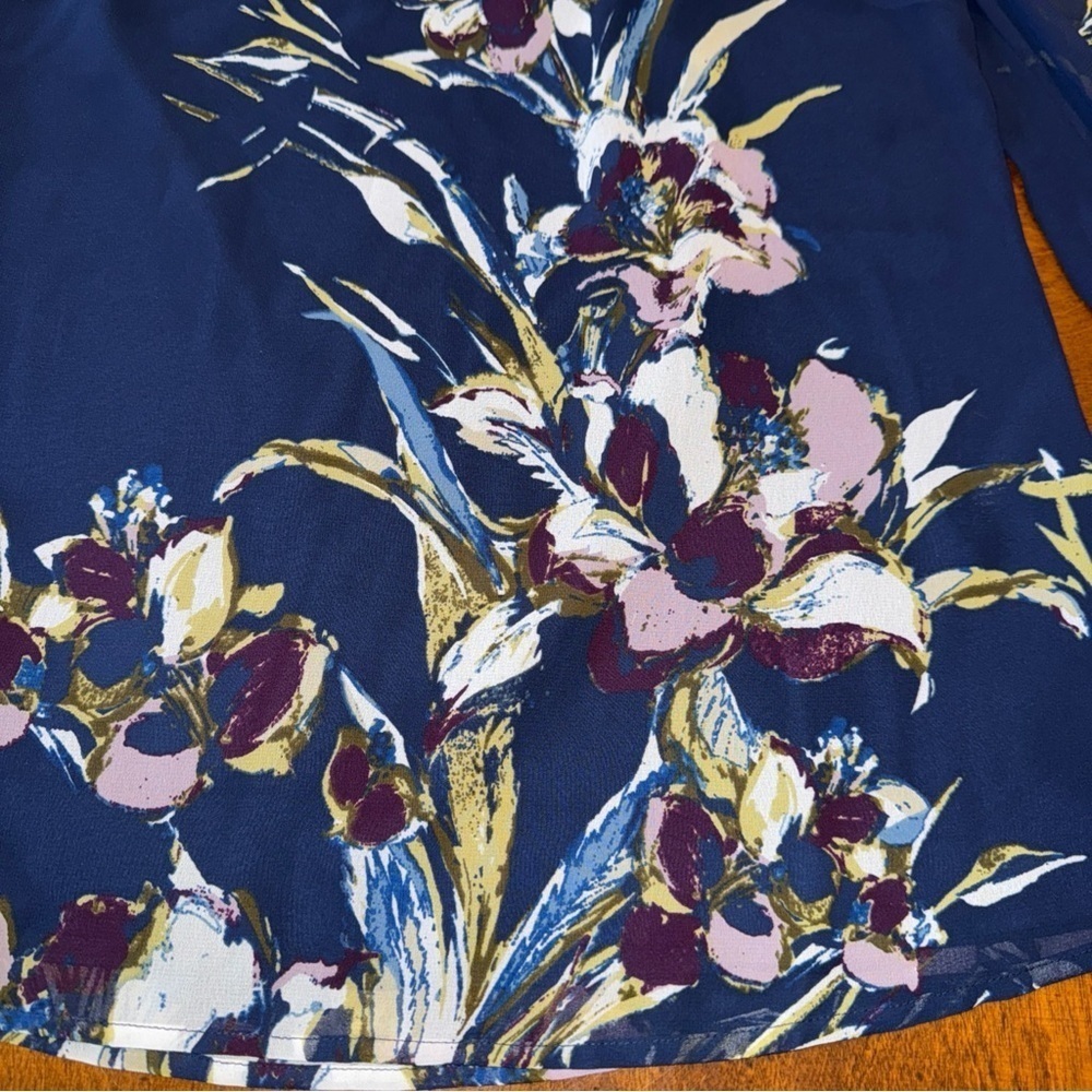 Chicos womens petite navy floral sheer long sleeve shirt blouse 0P Small 4P / 6P - Picture 3 of 9